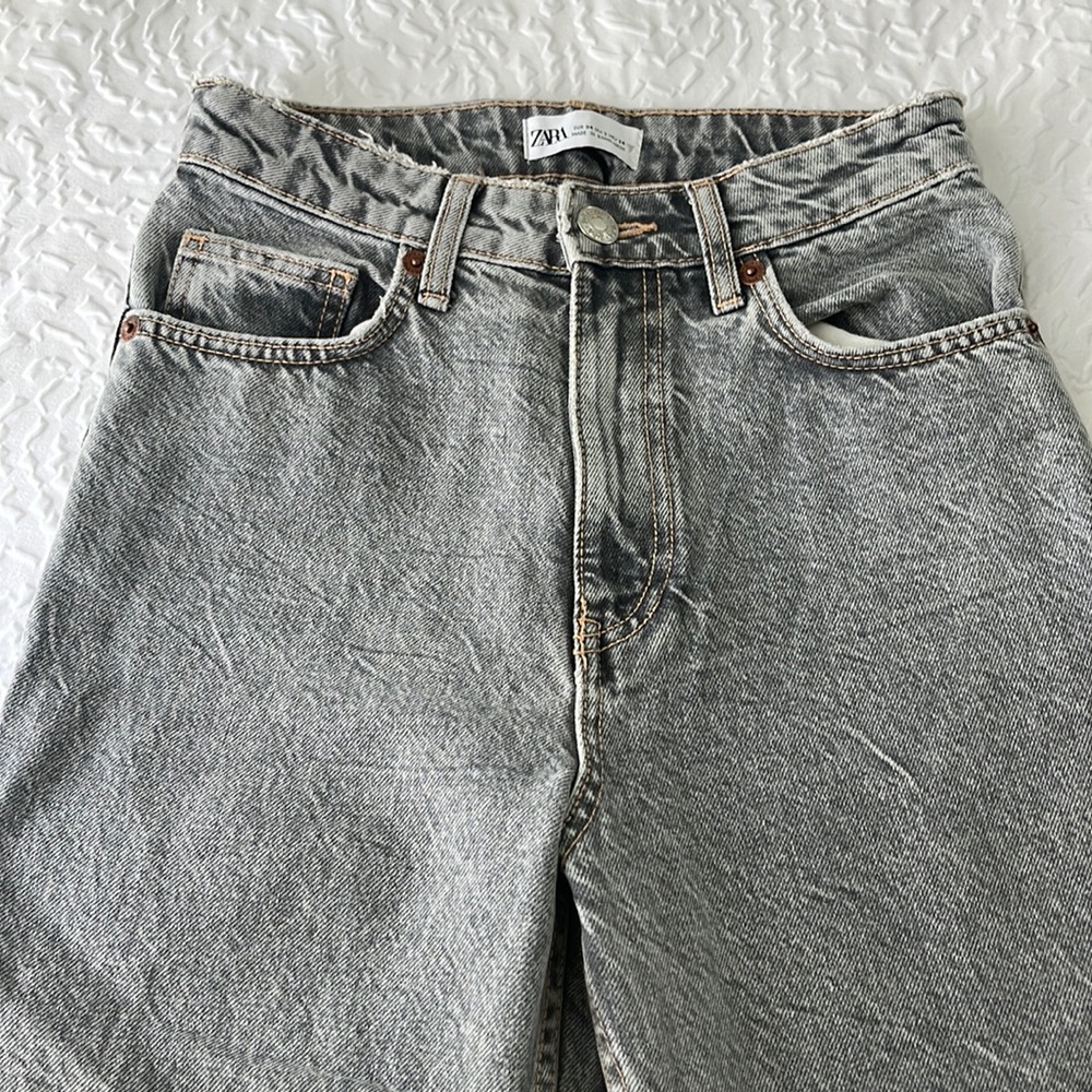 Zara high rise jean size 2